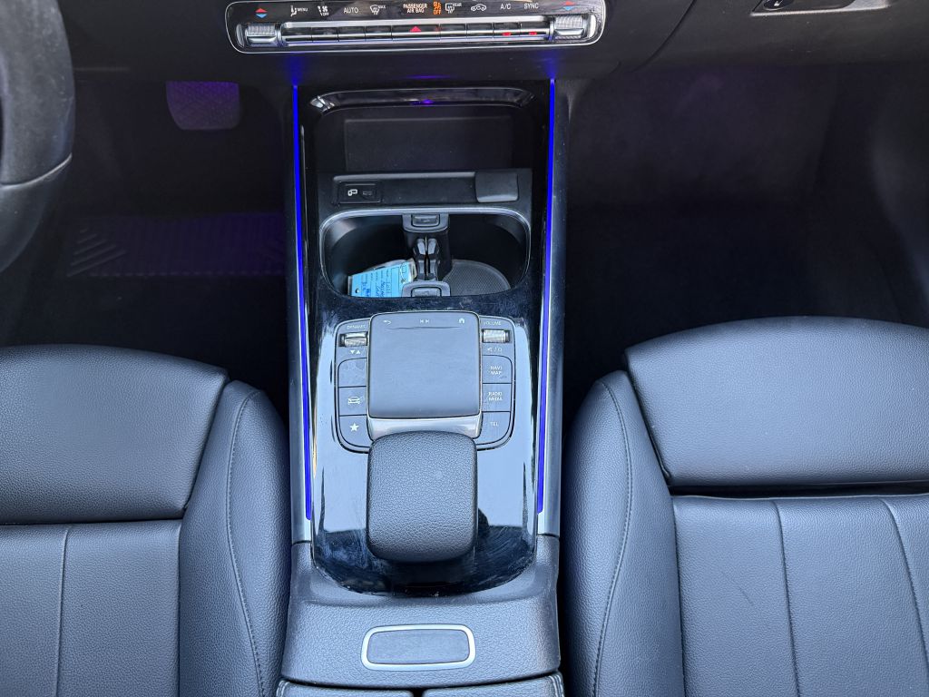 Photo 28 of this MERCEDES-BENZ GLA