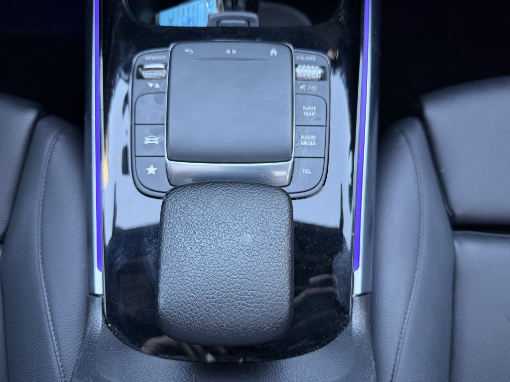 Photo 30 of this MERCEDES-BENZ GLA