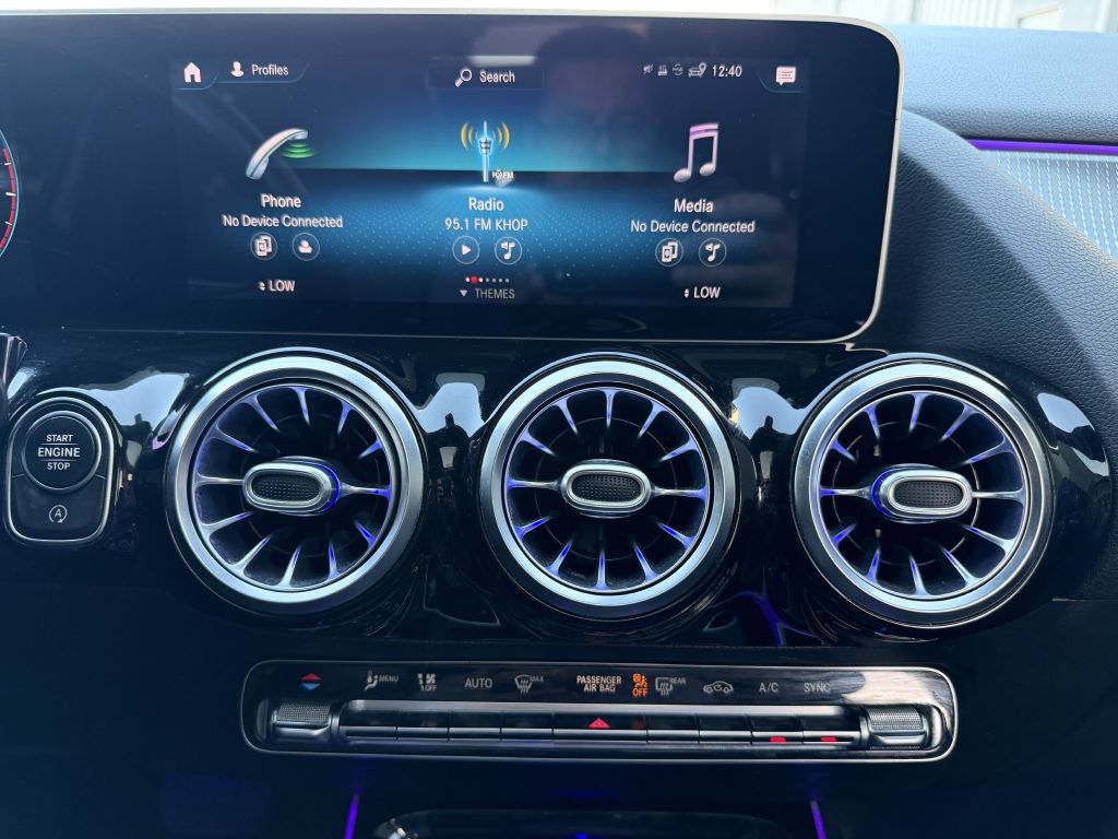 Photo 31 of this MERCEDES-BENZ GLA