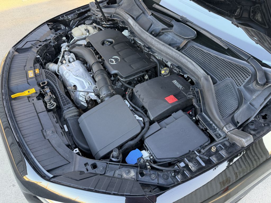 Photo 42 of this MERCEDES-BENZ GLA