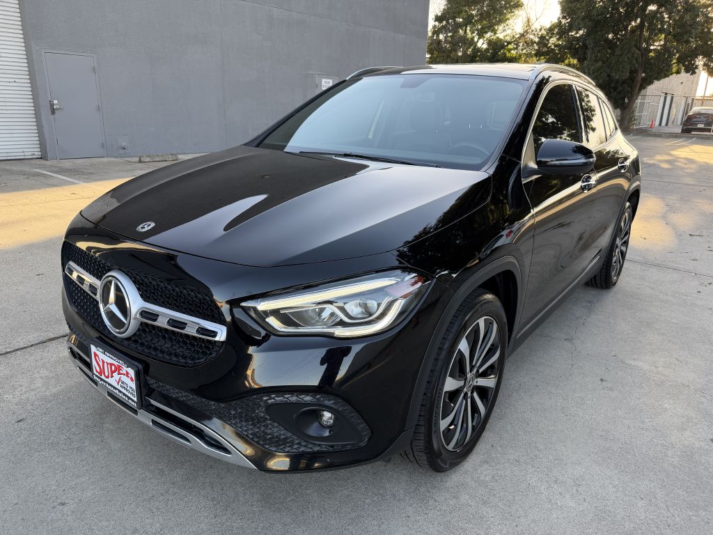 Photo 53 of this MERCEDES-BENZ GLA