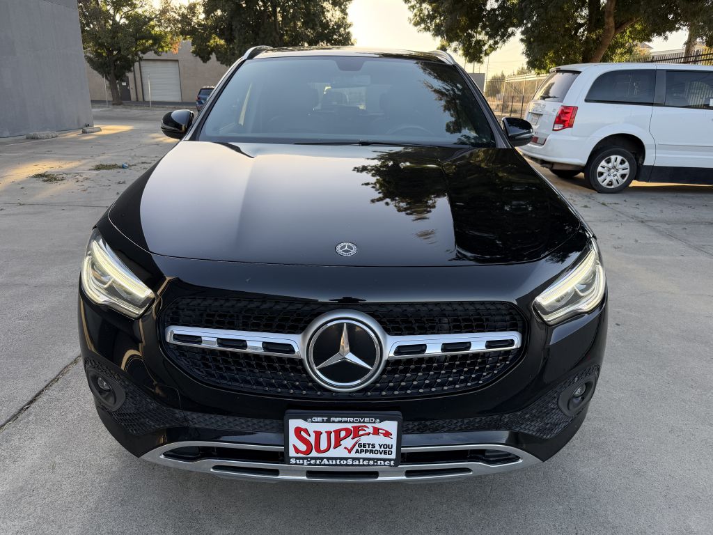 Photo 54 of this MERCEDES-BENZ GLA