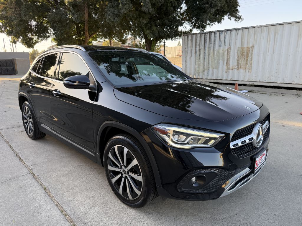 Photo 55 of this MERCEDES-BENZ GLA