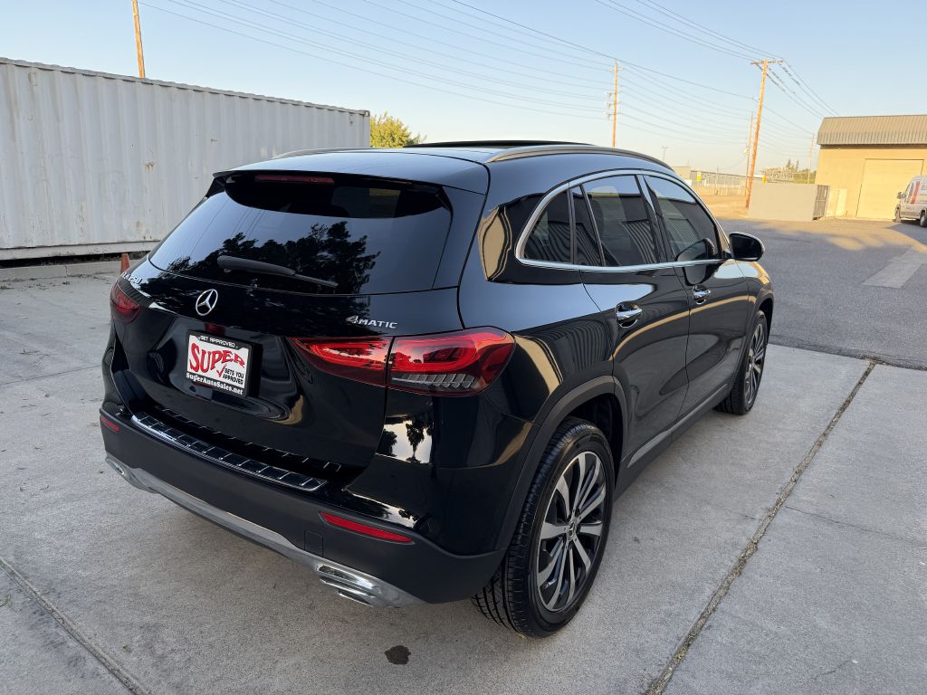 Photo 57 of this MERCEDES-BENZ GLA
