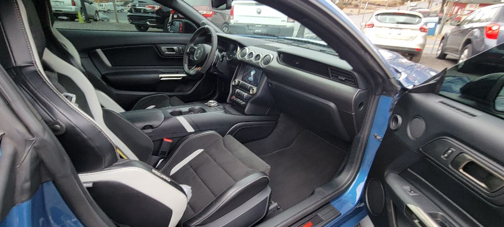 Photo 12 of this FORD MUSTANG