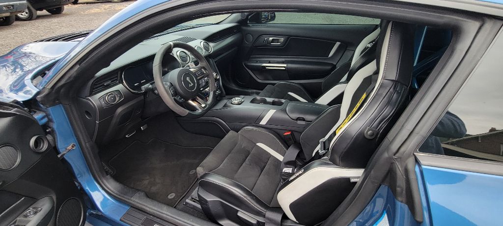 Photo 15 of this FORD MUSTANG