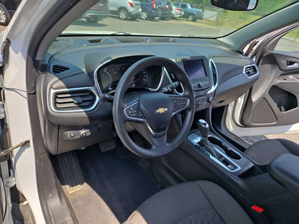 Photo 10 of this CHEVROLET EQUINOX