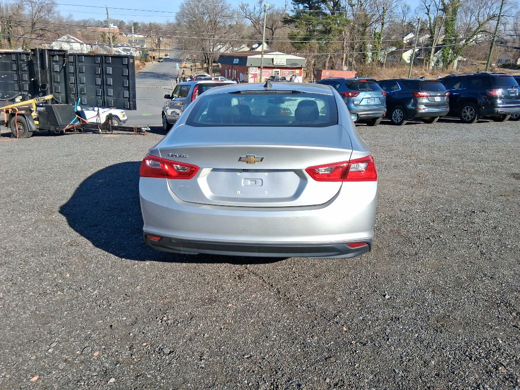 Photo 2 of this CHEVROLET MALIBU
