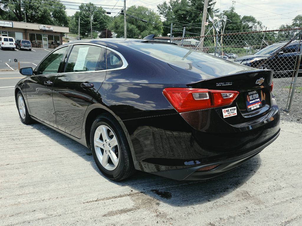 Photo 8 of this CHEVROLET MALIBU