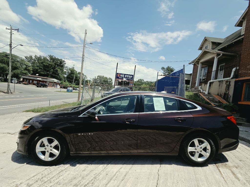 Photo 6 of this CHEVROLET MALIBU