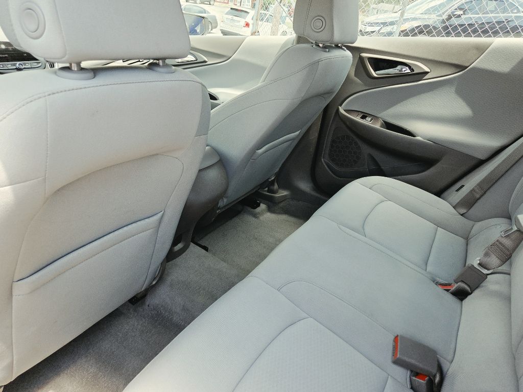 Photo 12 of this CHEVROLET MALIBU