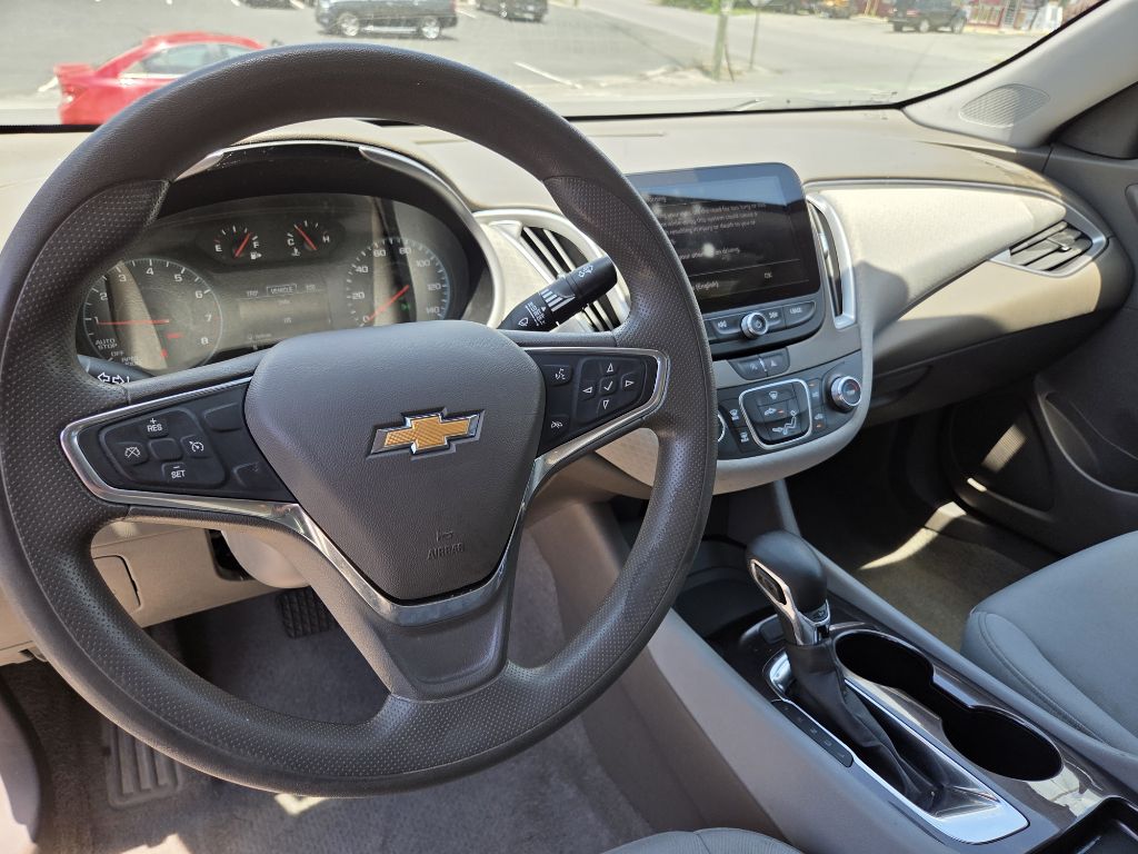 Photo 10 of this CHEVROLET MALIBU