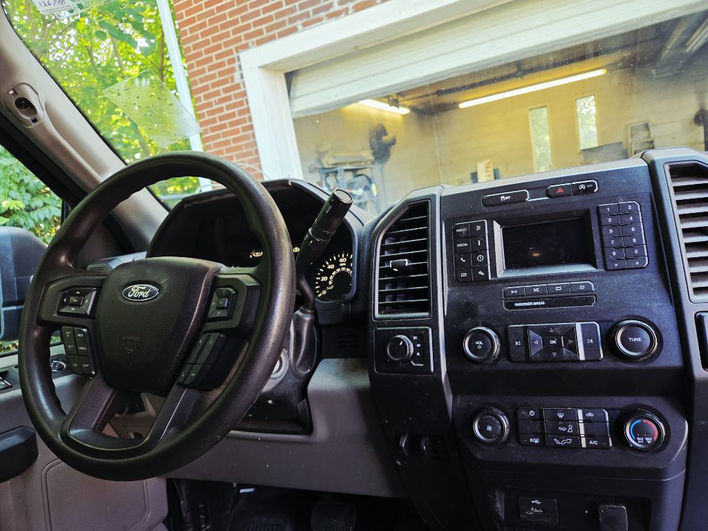 Photo 17 of this FORD F150