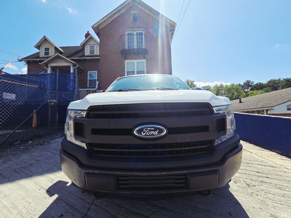 Photo 2 of this FORD F150