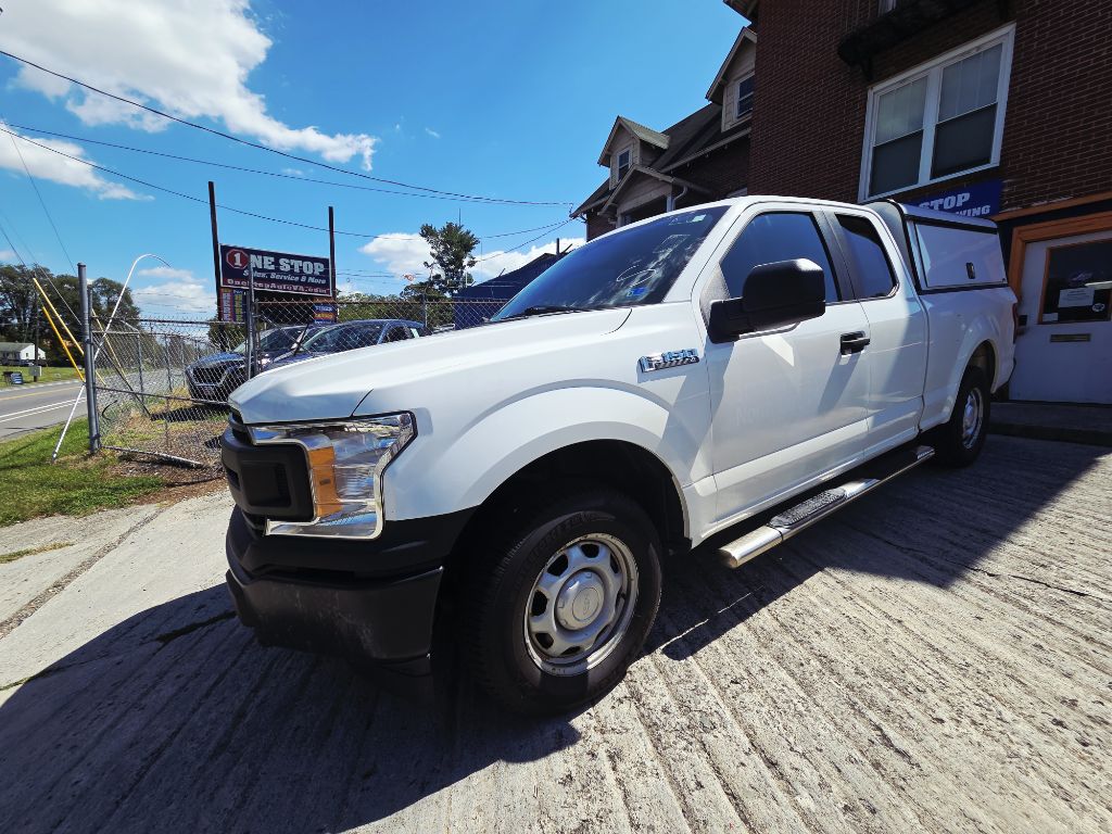 Photo 10 of this FORD F150