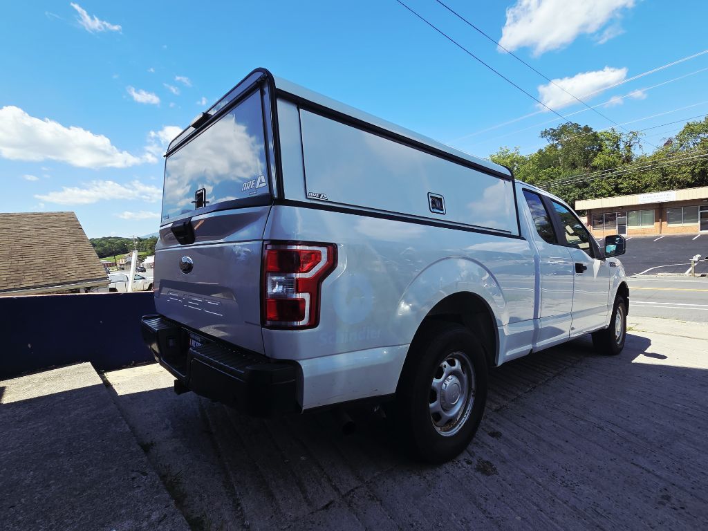 Photo 4 of this FORD F150