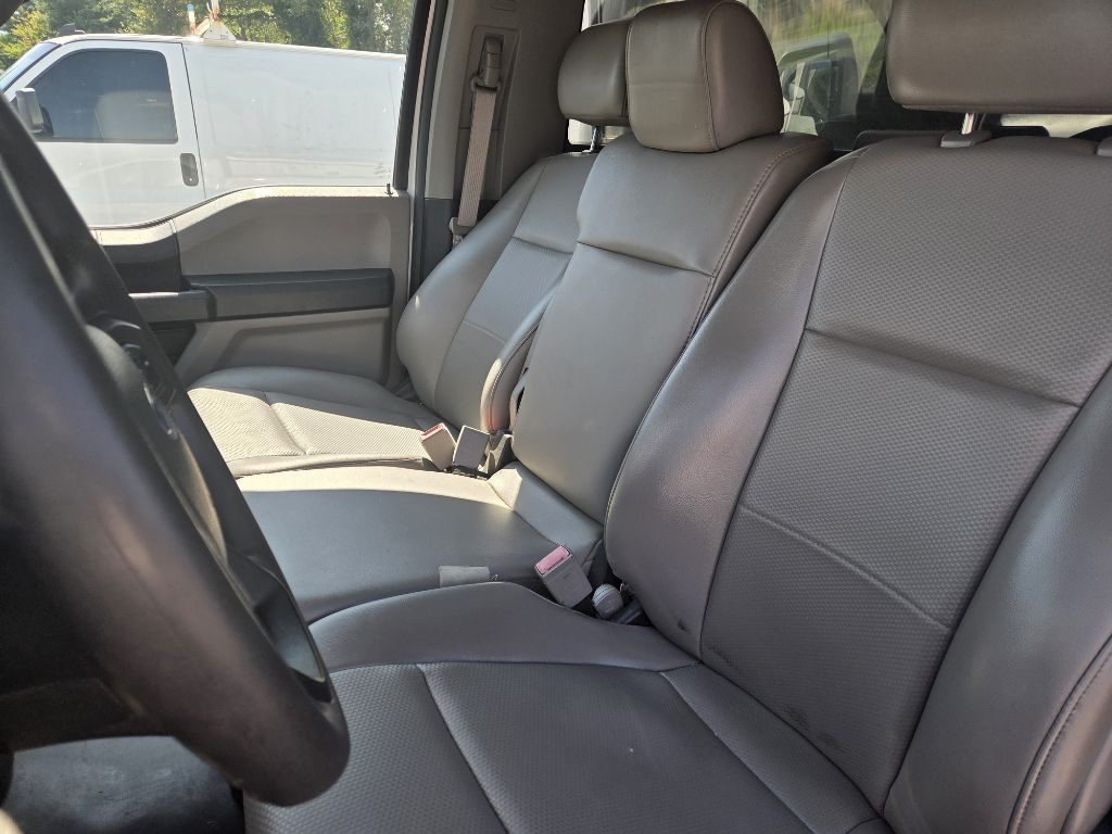 Photo 12 of this FORD F150