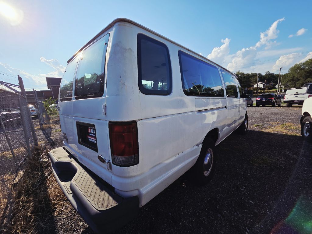 Photo 7 of this FORD ECONOLINE