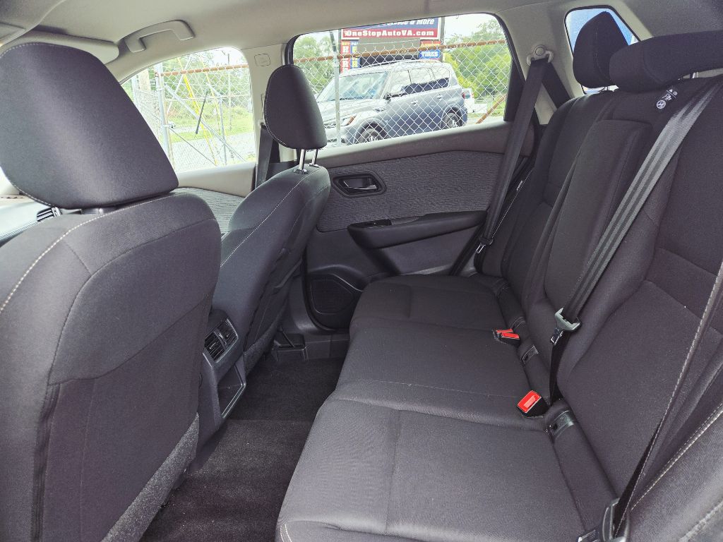 Photo 14 of this NISSAN ROGUE