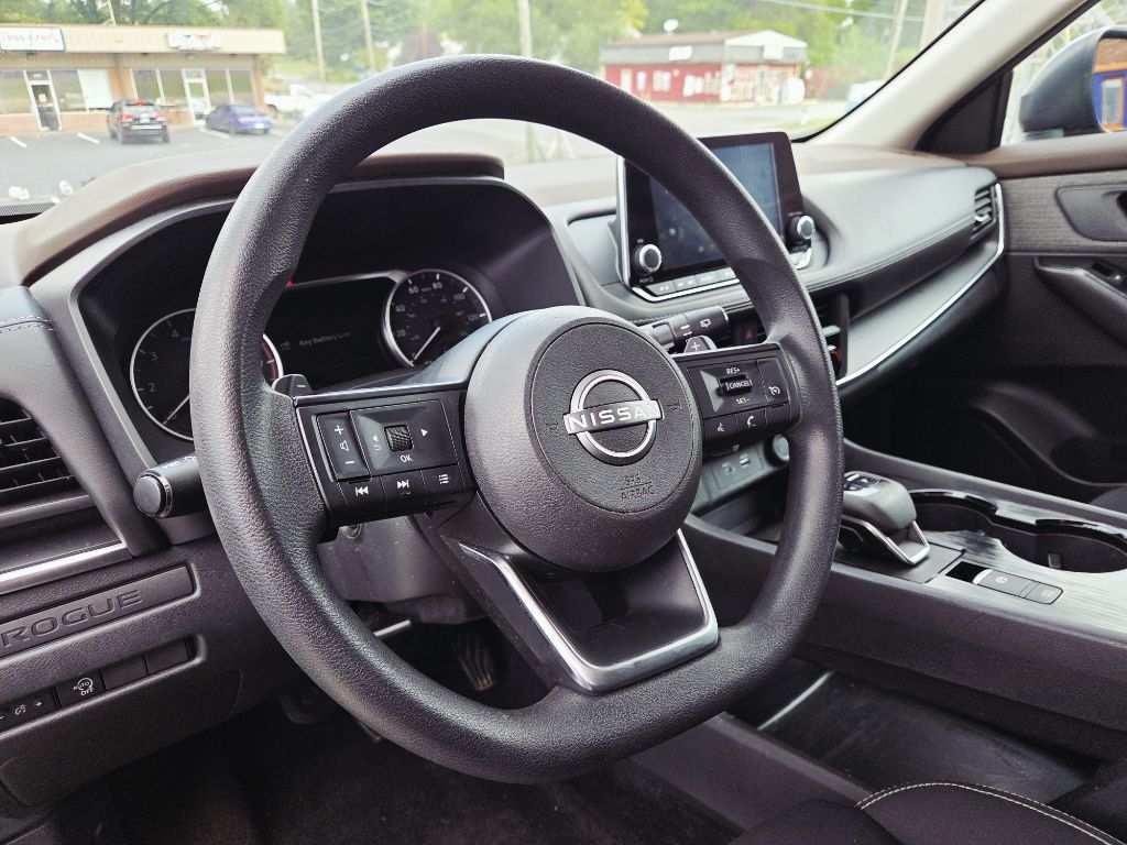 Photo 10 of this NISSAN ROGUE
