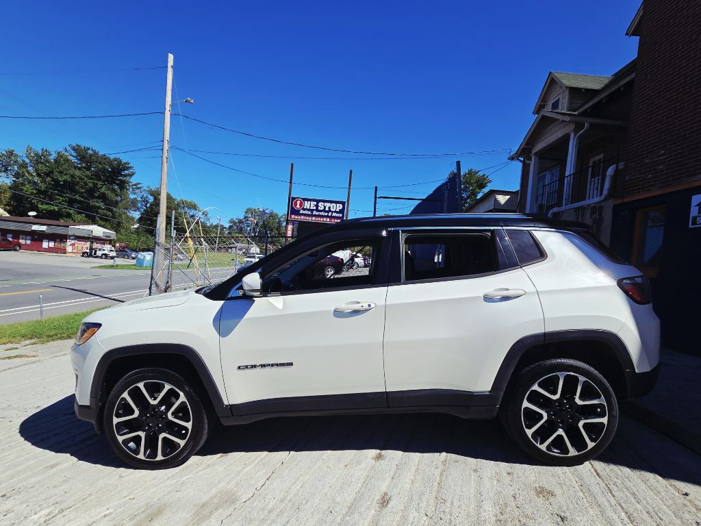 Photo 28 of this JEEP COMPASS