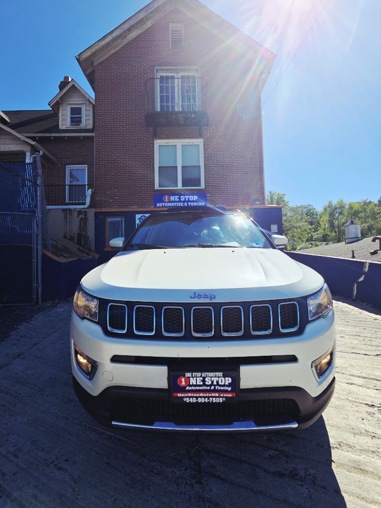 Photo 23 of this JEEP COMPASS