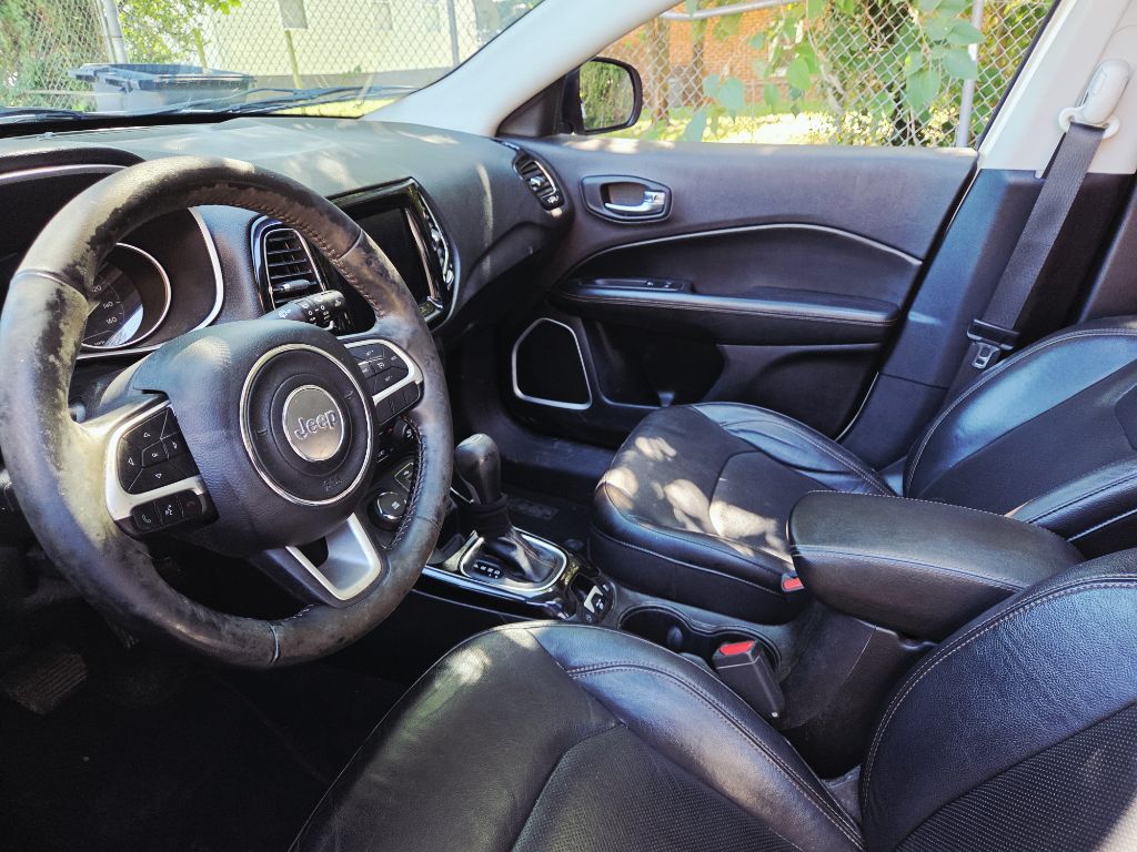 Photo 37 of this JEEP COMPASS