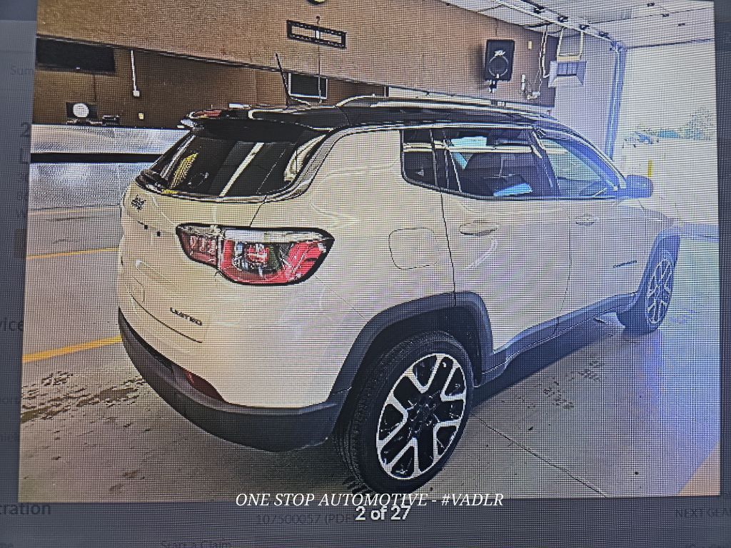 Photo 15 of this JEEP COMPASS