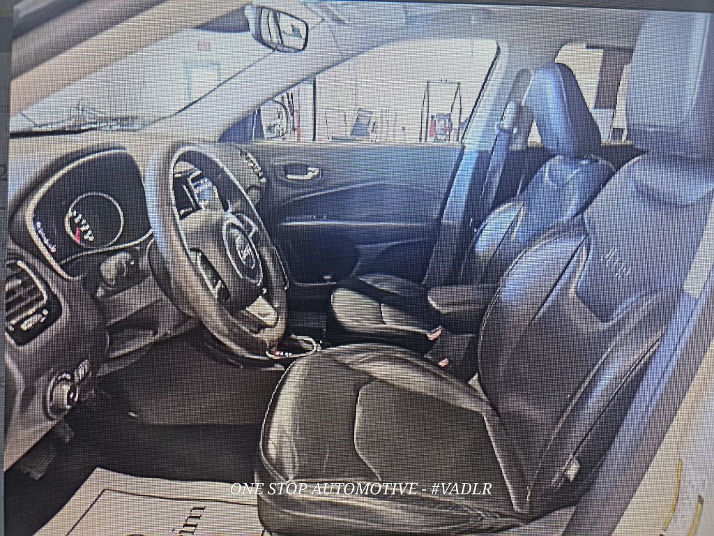 Photo 4 of this JEEP COMPASS