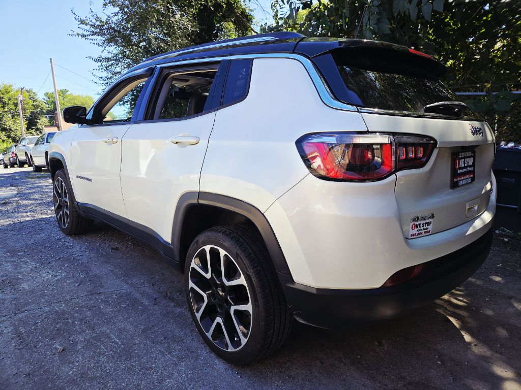Photo 38 of this JEEP COMPASS
