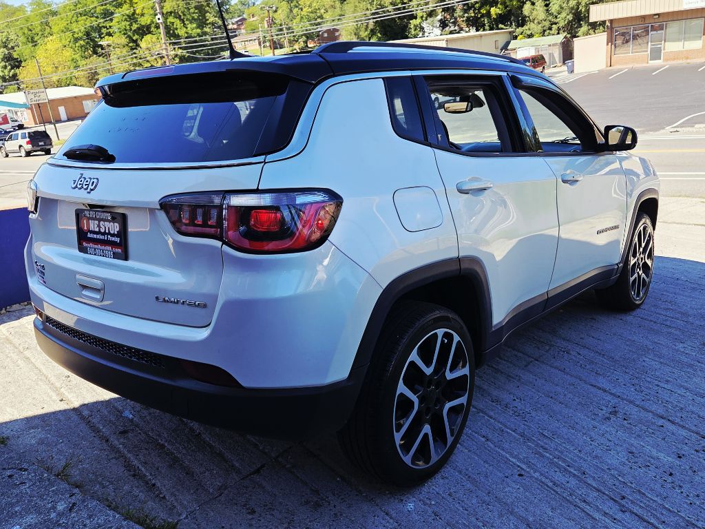 Photo 21 of this JEEP COMPASS