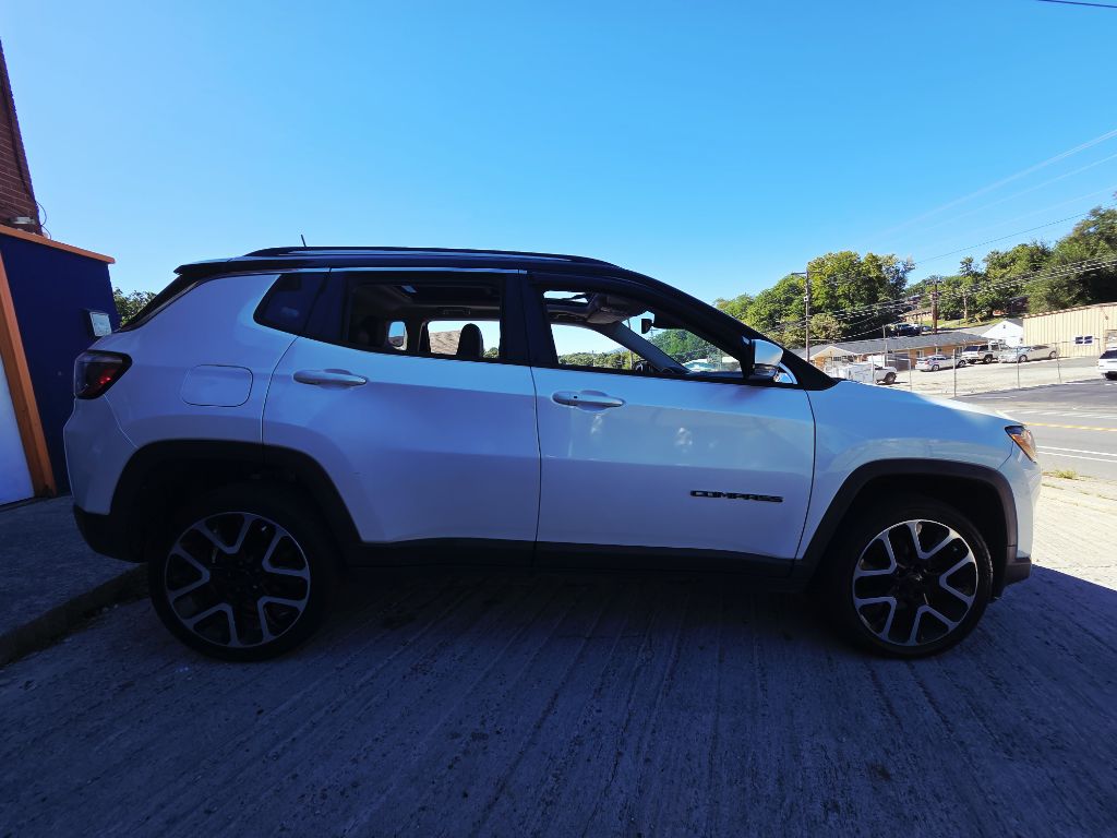 Photo 22 of this JEEP COMPASS
