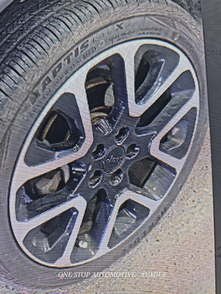 Photo 19 of this JEEP COMPASS
