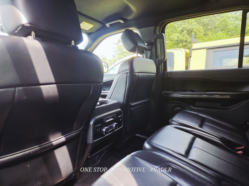Photo 12 of this FORD EXPEDITION