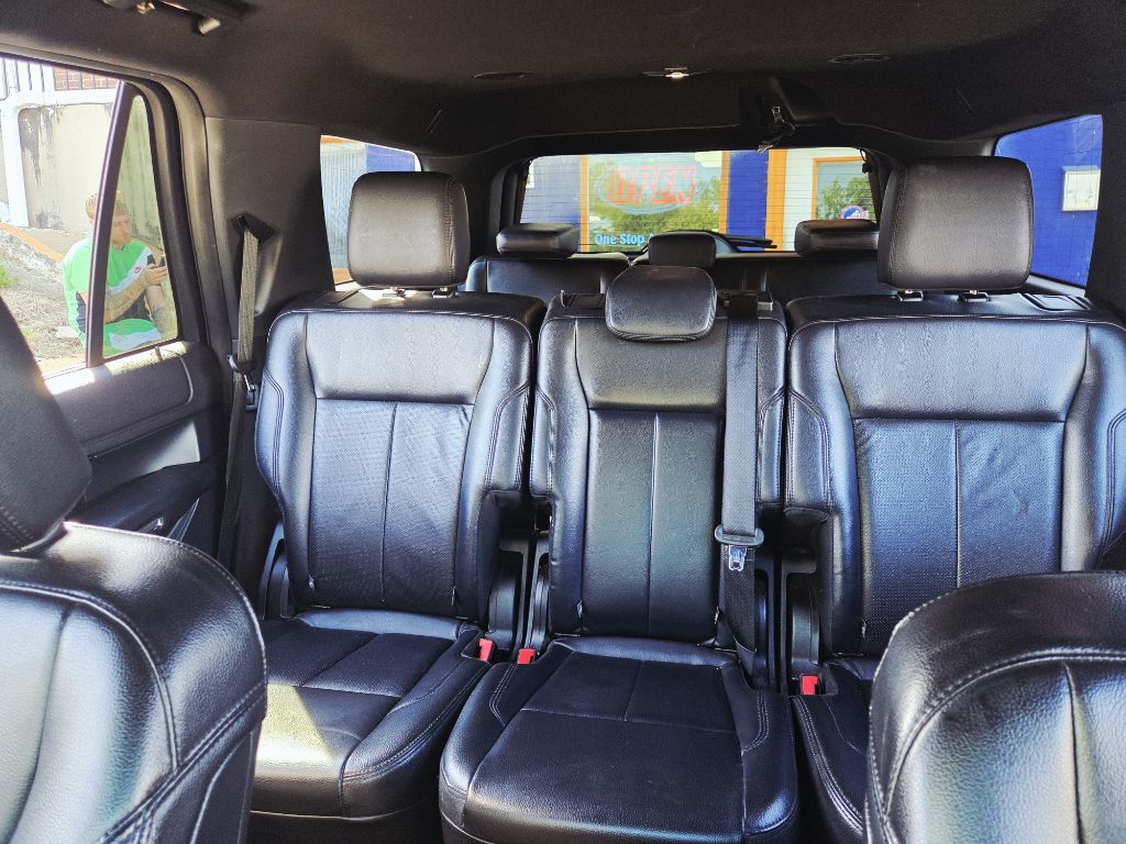 Photo 33 of this FORD EXPEDITION