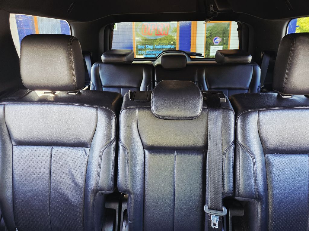 Photo 32 of this FORD EXPEDITION