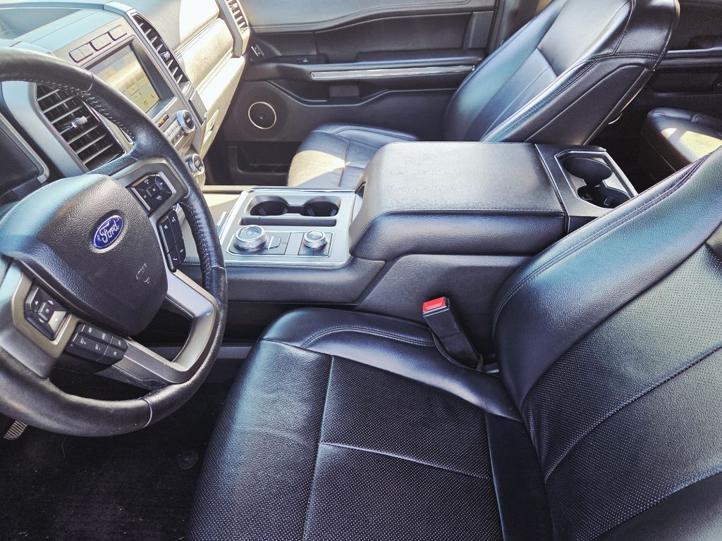 Photo 31 of this FORD EXPEDITION