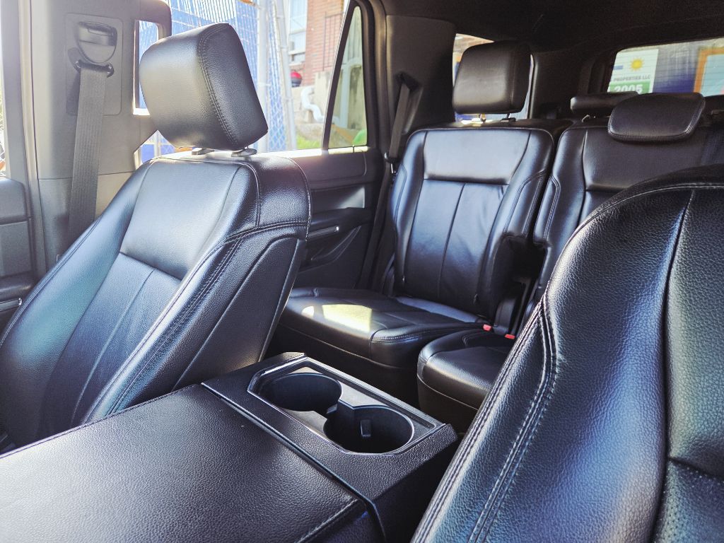 Photo 36 of this FORD EXPEDITION