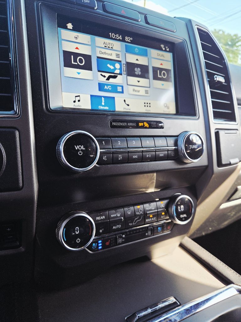 Photo 30 of this FORD EXPEDITION