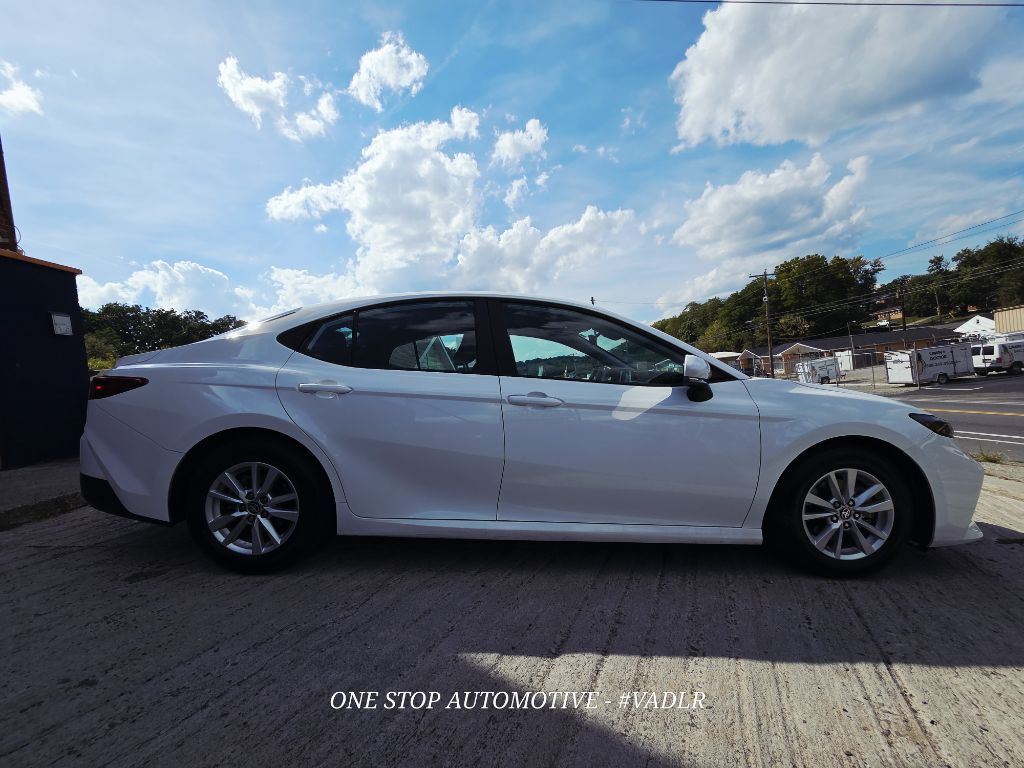 Photo 11 of this TOYOTA CAMRY