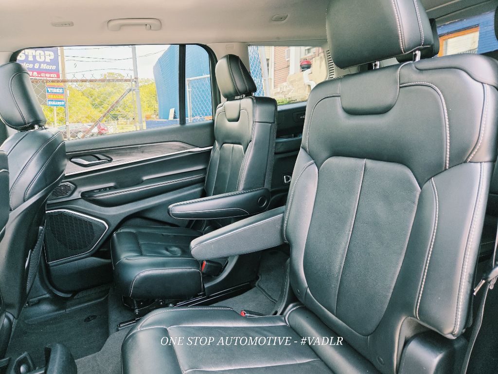 Photo 40 of this JEEP GRAND CHEROKEE