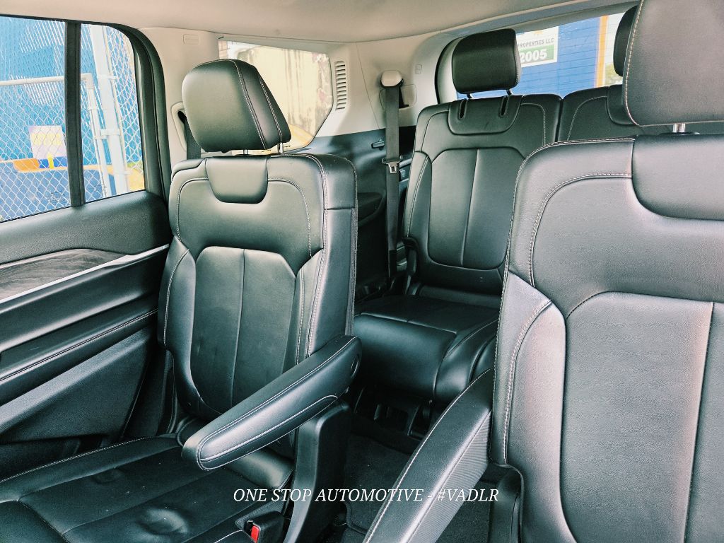 Photo 33 of this JEEP GRAND CHEROKEE