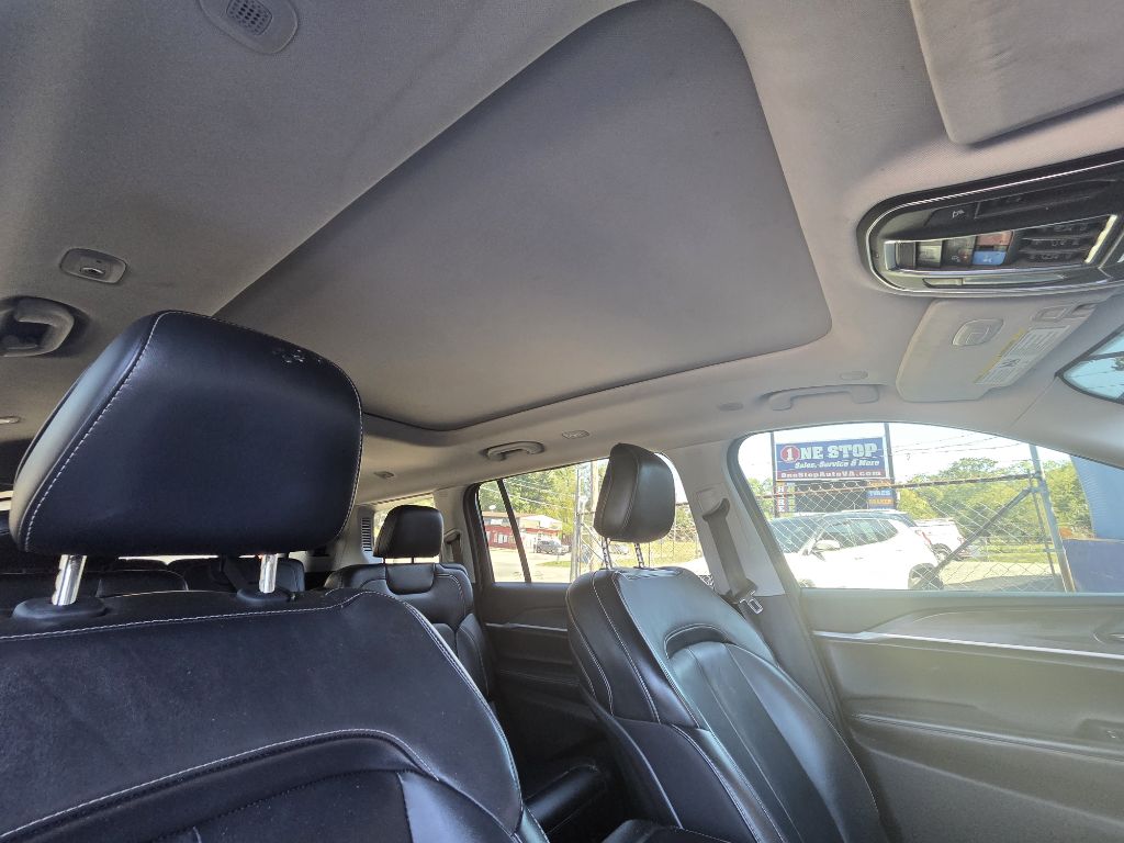Photo 18 of this JEEP GRAND CHEROKEE