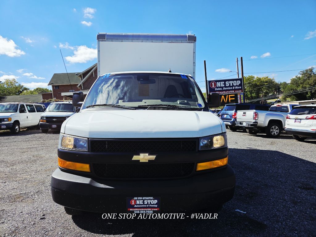 Photo 4 of this CHEVROLET EXPRESS G3500