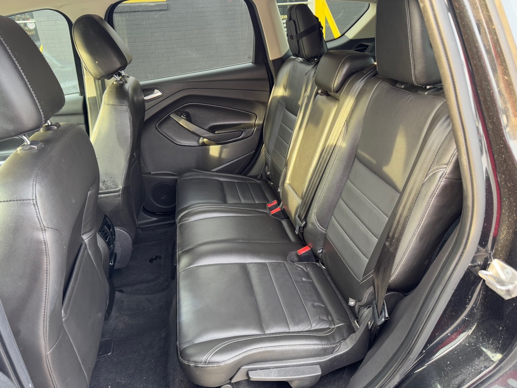 Photo 21 of this FORD ESCAPE