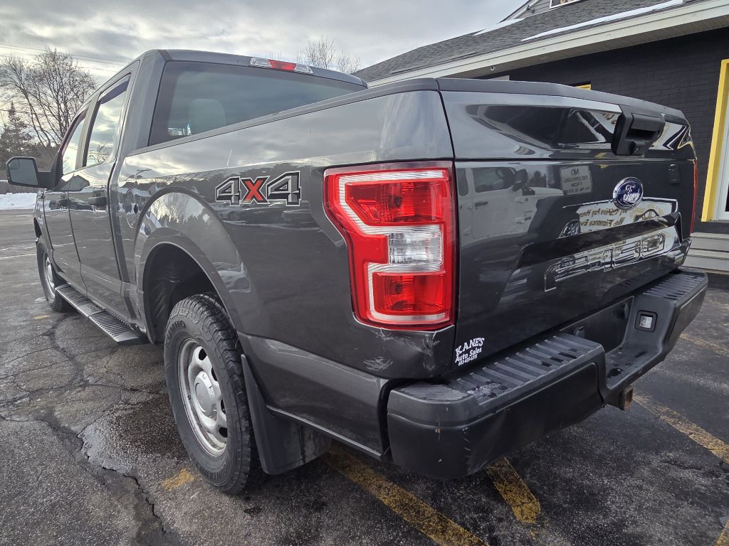 Photo 5 of this FORD F150