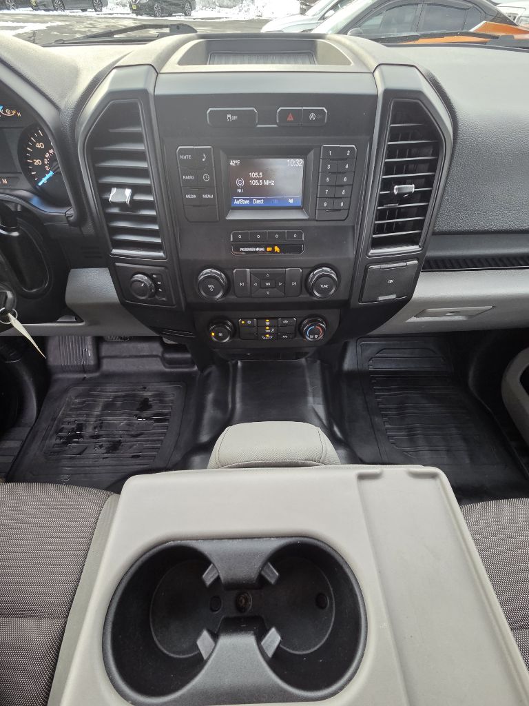 Photo 15 of this FORD F150