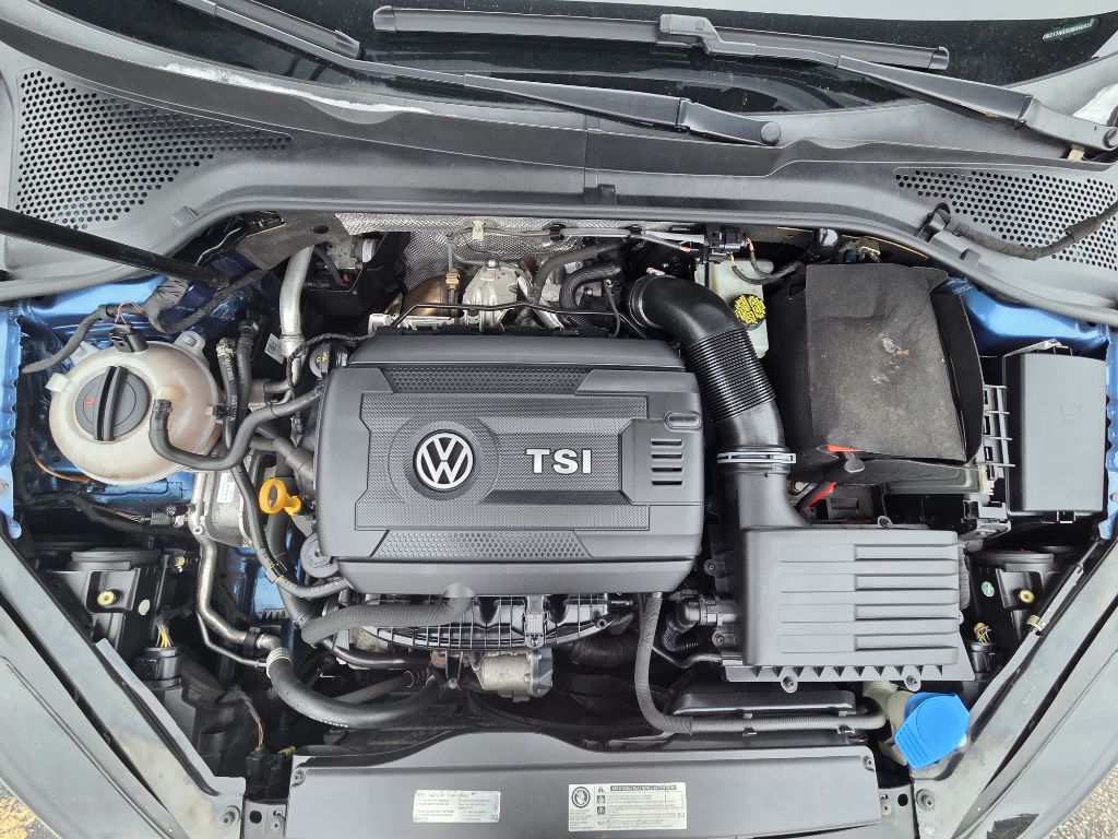 Photo 22 of this VOLKSWAGEN GOLF