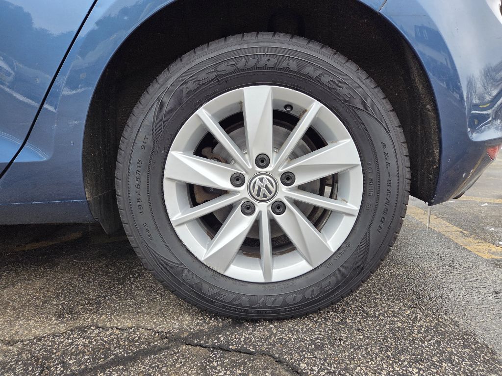 Photo 20 of this VOLKSWAGEN GOLF