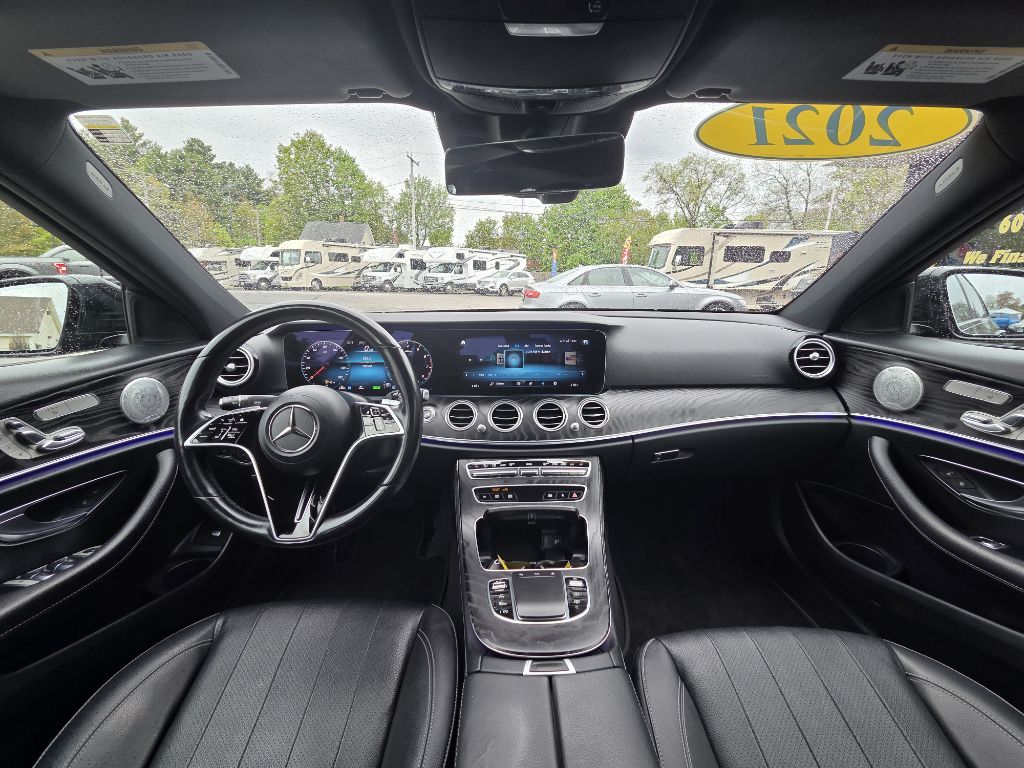 Photo 12 of this MERCEDES-BENZ E-CLASS